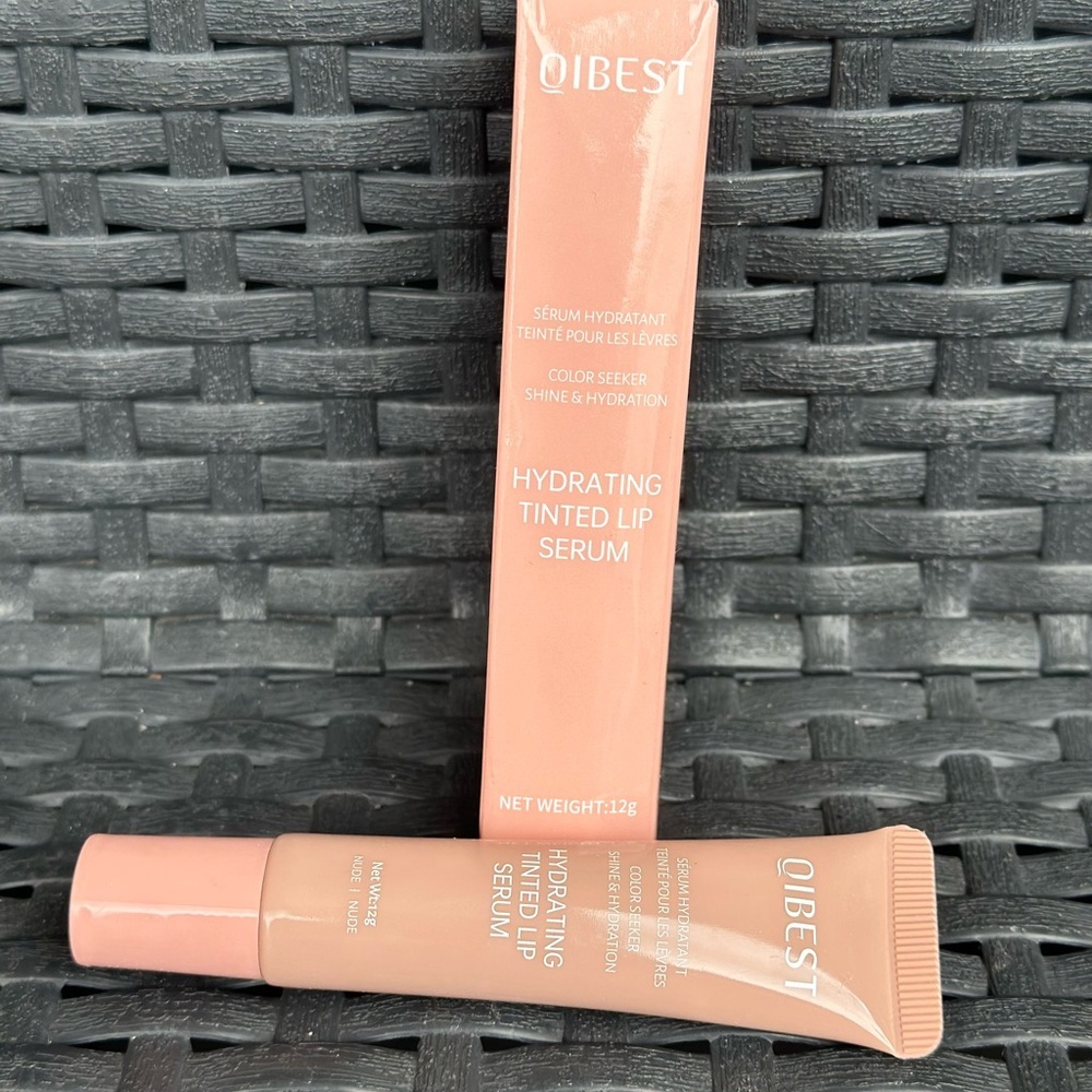 Hydrating Tinted Lip Serum - Nude - Picture 3 of 5